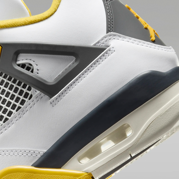 Air Jordan 4 Retro Women’s Shoes
